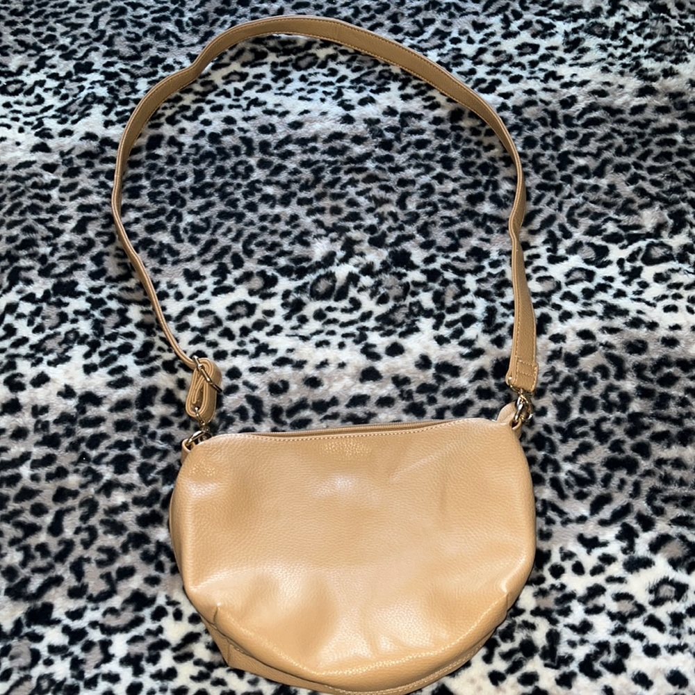 ⭐️5/$10⭐️Crossbody Bag